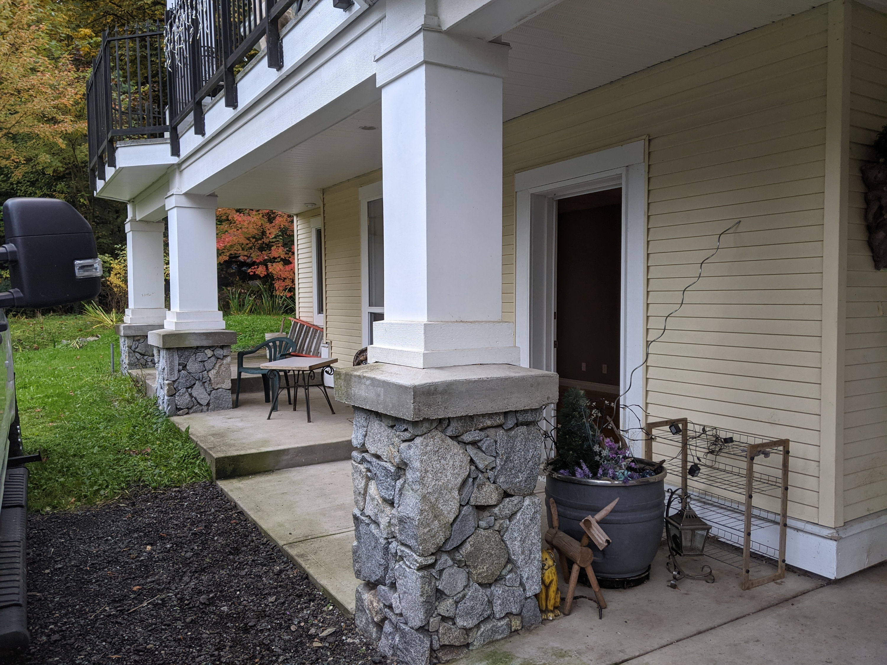 10465 Stave Lake Road